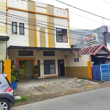 Oyo 92231 Penginapan Tanjung Alang Syariah Makassar Eksteriør bilde