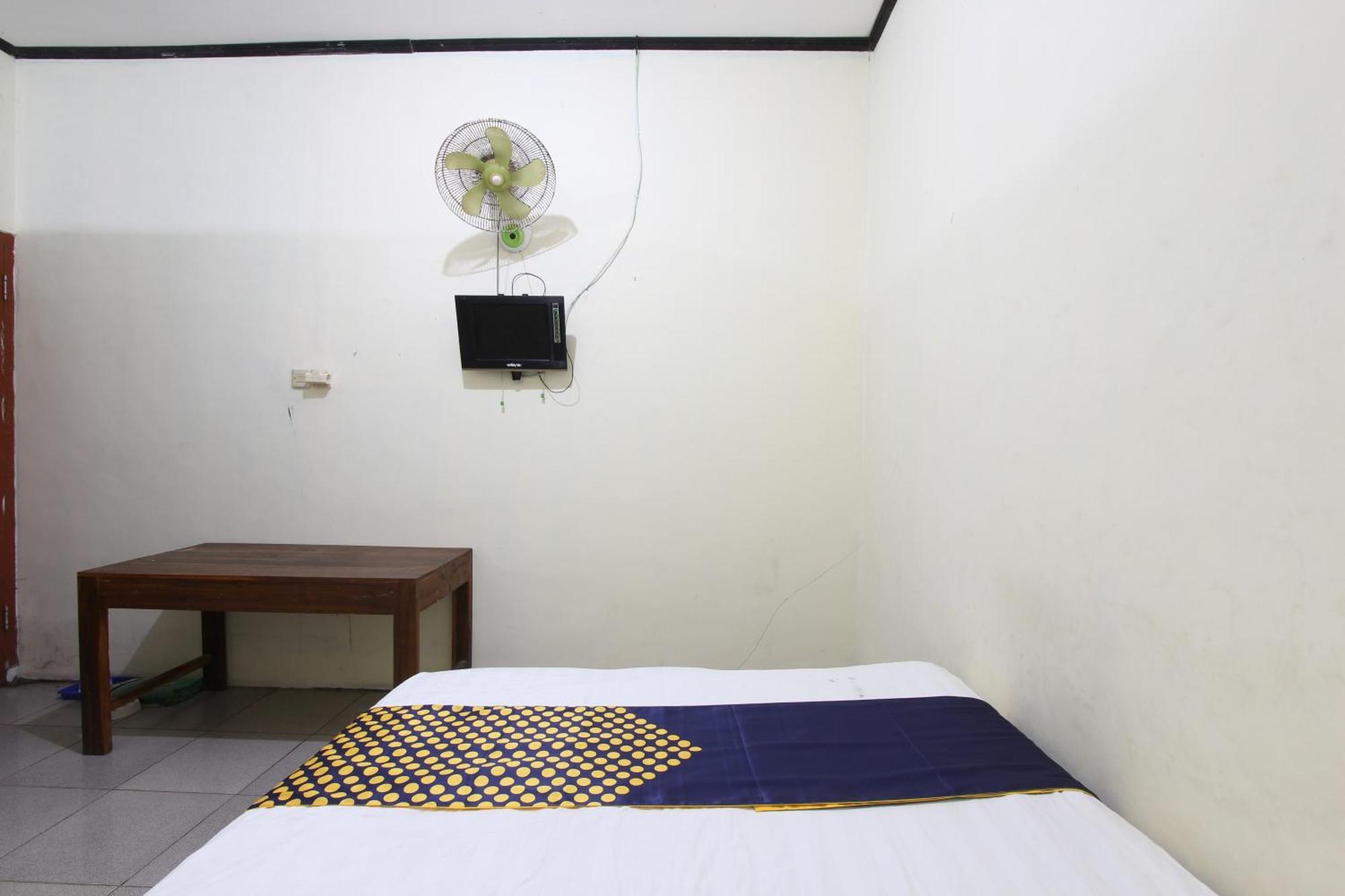 Oyo 92231 Penginapan Tanjung Alang Syariah Makassar Eksteriør bilde