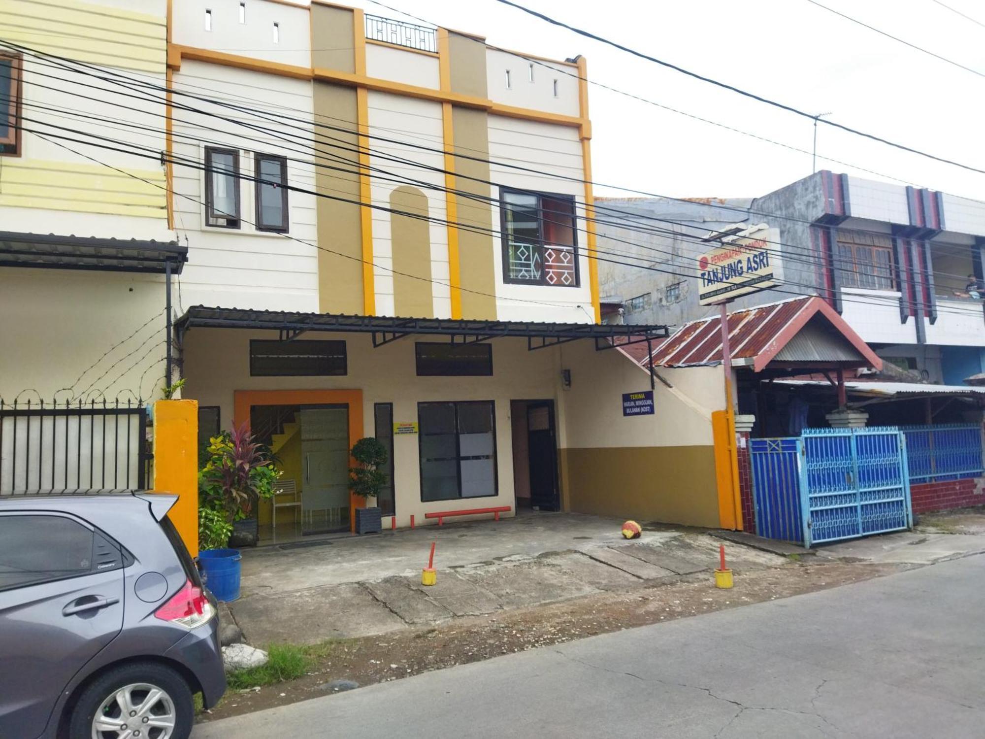 Oyo 92231 Penginapan Tanjung Alang Syariah Makassar Eksteriør bilde