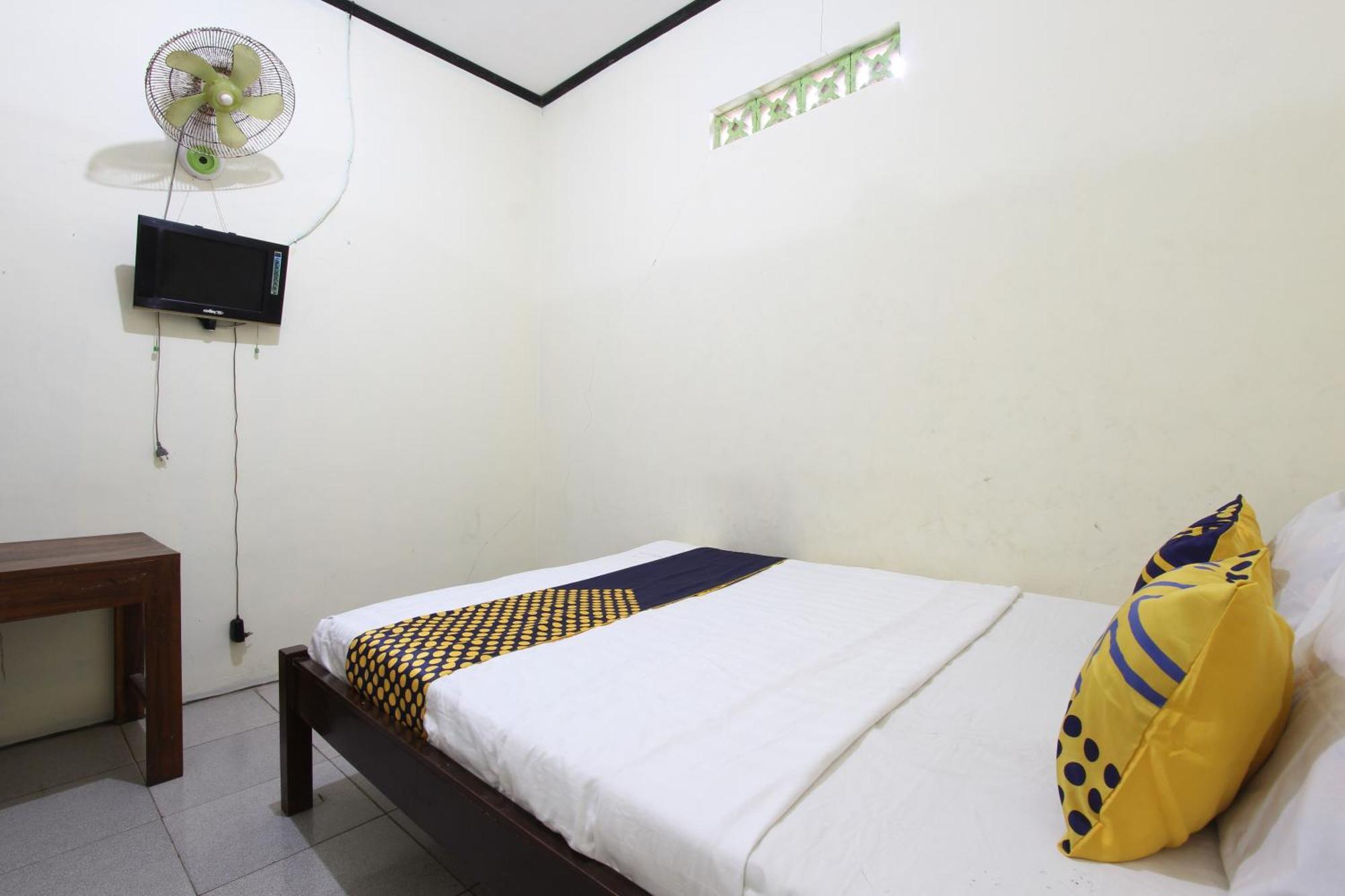 Oyo 92231 Penginapan Tanjung Alang Syariah Makassar Eksteriør bilde